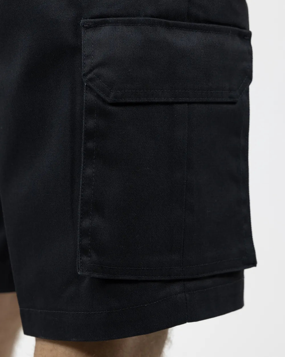 131 CARGO SHORTS - BLACK